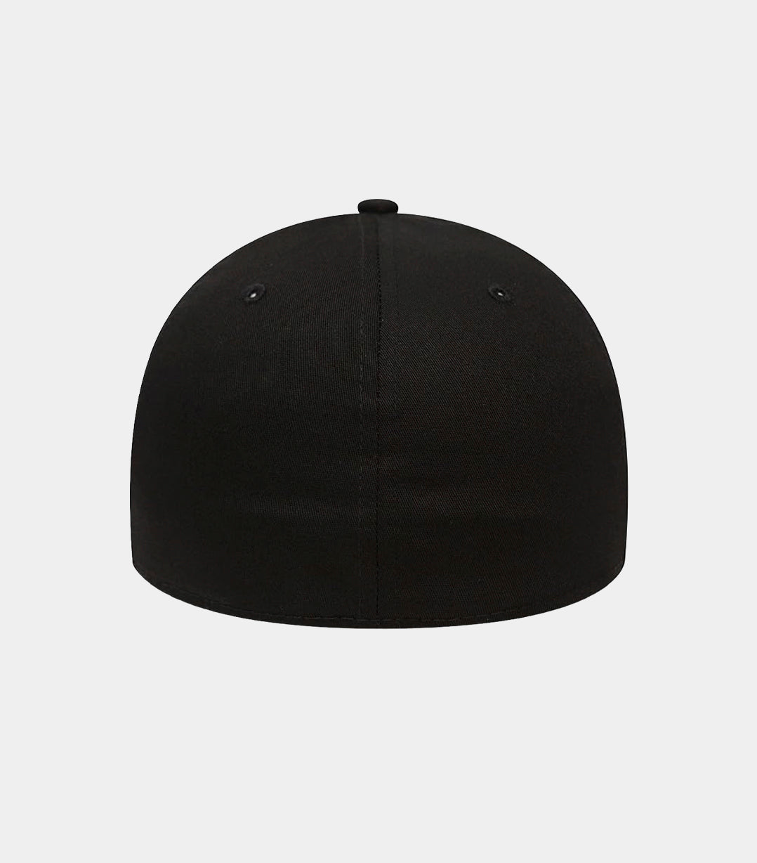 Confirm Cap in zwart, katoen met elastaan met gesloten achterkant en black-on-black Confirm-borduring