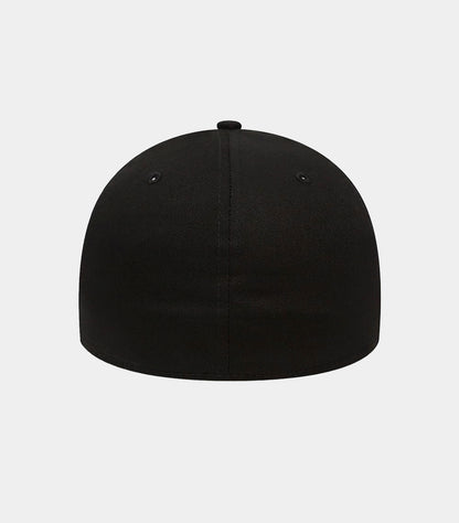Confirm Cap in zwart, katoen met elastaan met gesloten achterkant en black-on-black Confirm-borduring