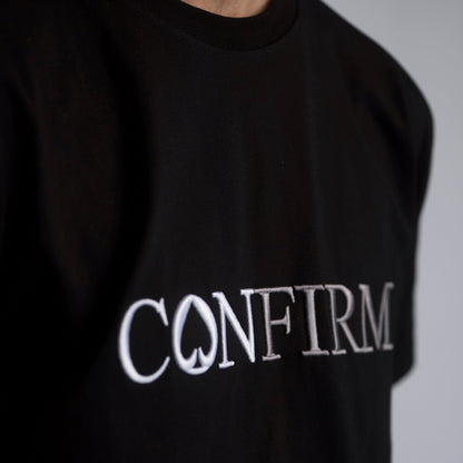 Confirm Original heren T-shirt in zwart met 3D-borstborduring in wit en grijs