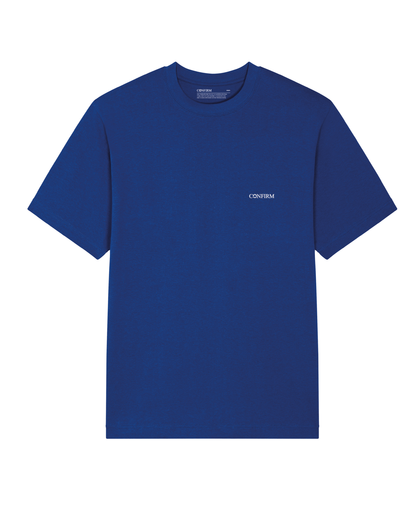 Blauw T-shirt met korte mouwen en een minimalistische 3D injection print op de linkerborst, gemaakt van 70% organisch en 30% gerecycled katoen.